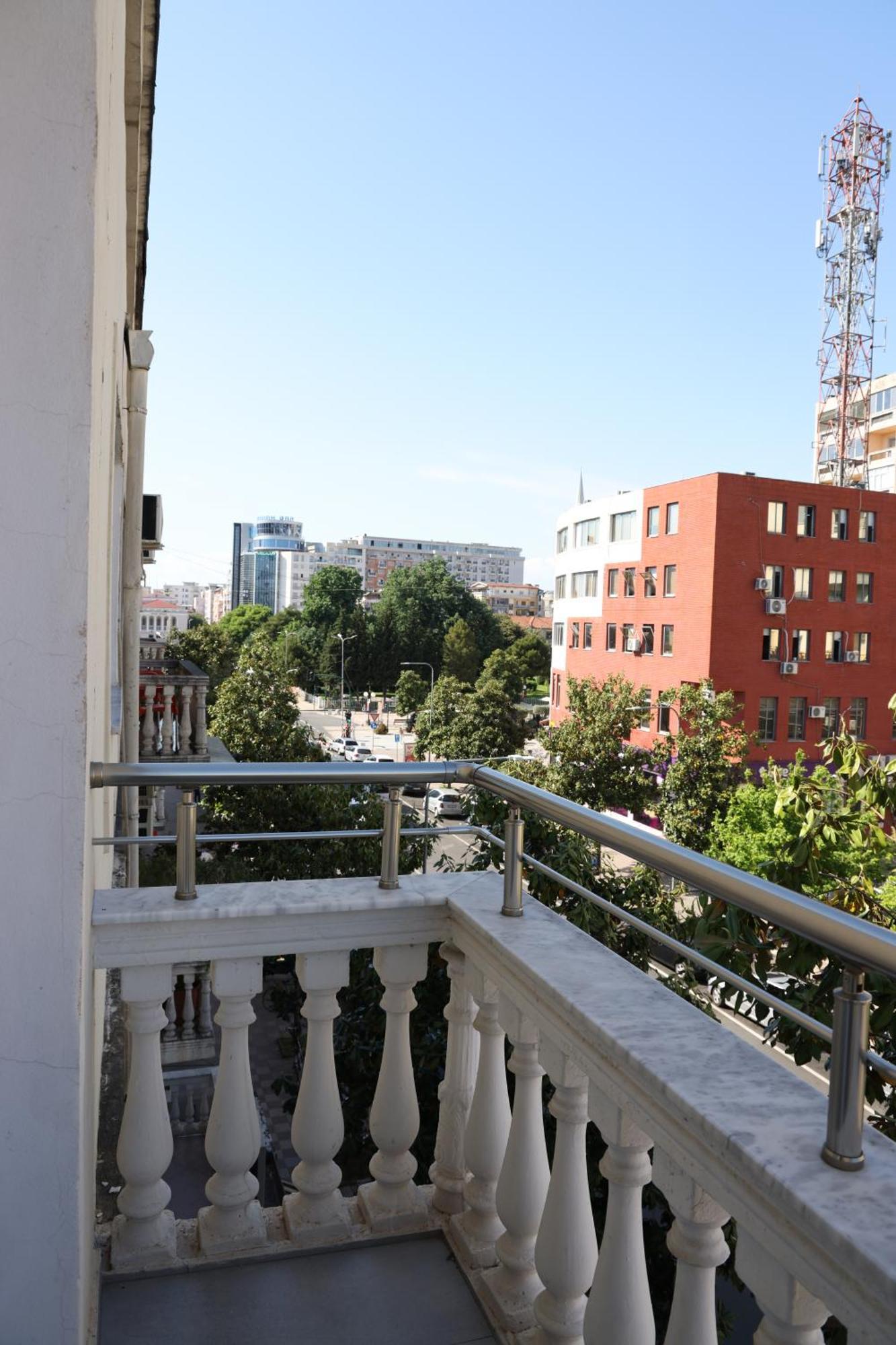 Sol Hotel Shkodër Exterior foto
